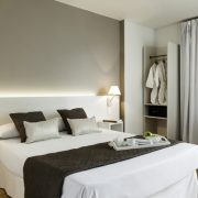 habitacion-decorada-hotel-accesible-confortel-valencia-3