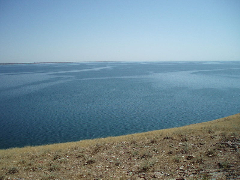 800px-Aydar_Lake