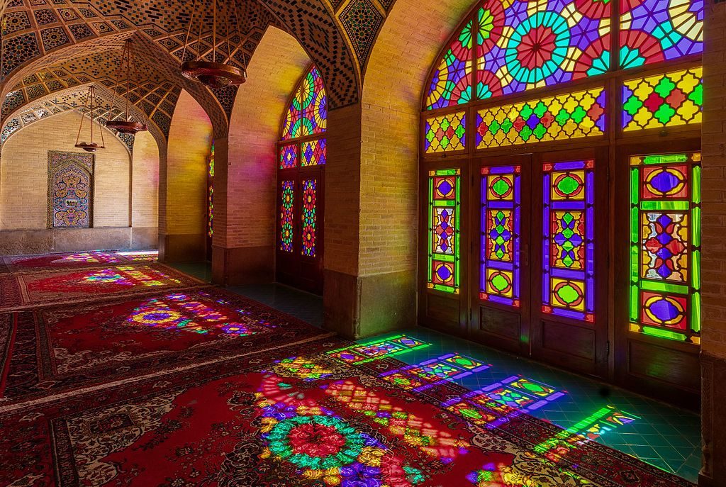 Mezquita_de_Nasirolmolk,_Shiraz,_Irán,_2016-09-24,_DD_66-68_HDR