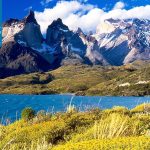 1024px-Cuernos_del_Paine_from_Lake_Pehoé