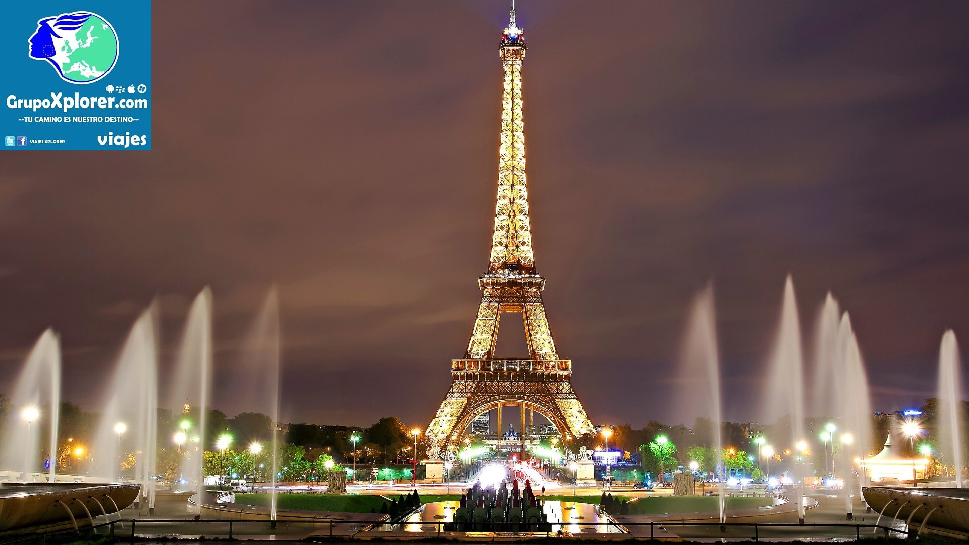 Eiffel-tower-lighted-at-night