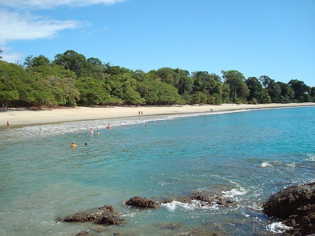 1024px-Manuel-antonio-quepos-costa-rica-second-beach