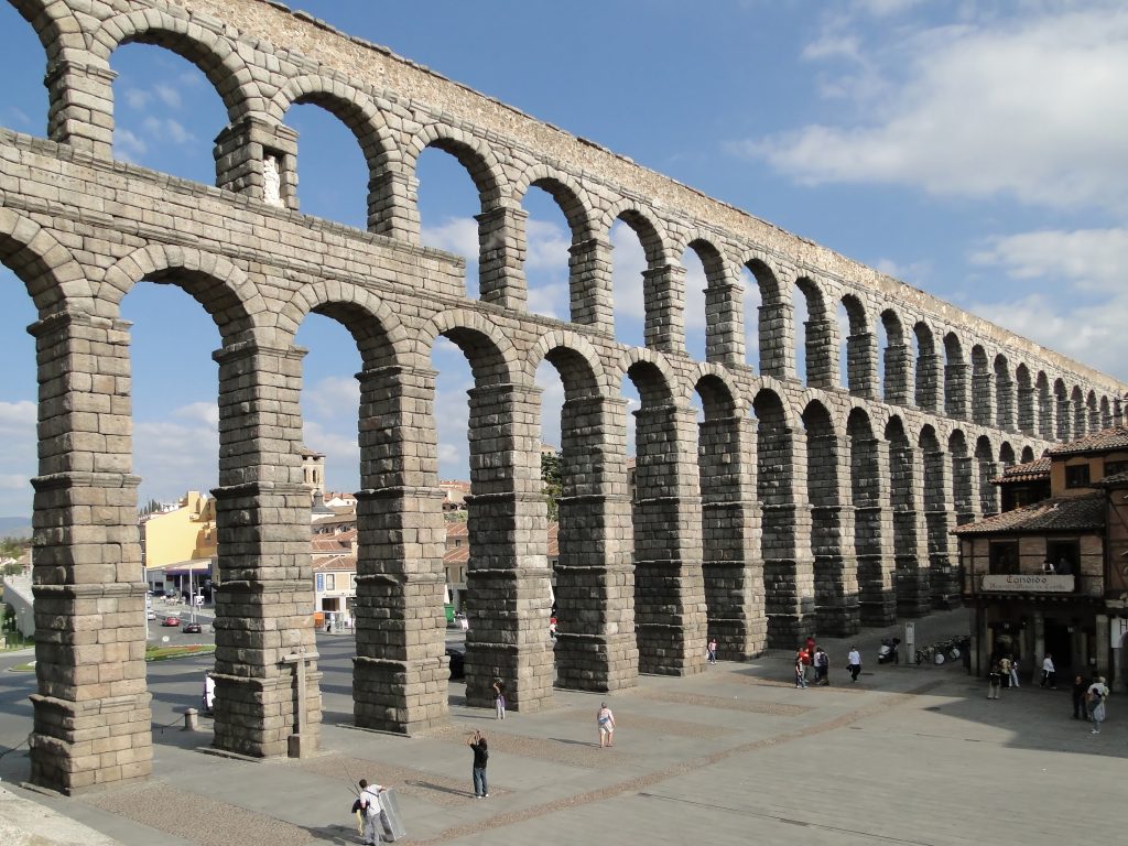 Aqueduct_of_Segovia_08
