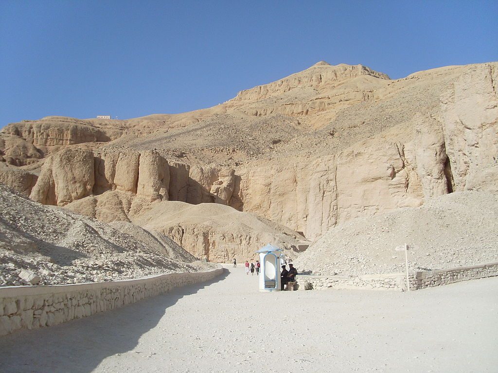 Valle_de_los_Reyes,_Egipto,_abril_de_2009,