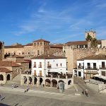 800px-Parte_antigua_de_Cáceres,_Extremadura,_España